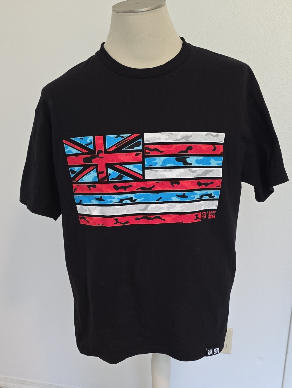 HAWAII'S FINEST 2023 RWB SS Flag Tee Large